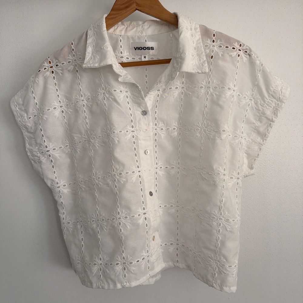 VIGOSS Top Blouse White Eyelet Embroidered Cottagecore Button Up Boxy Women M